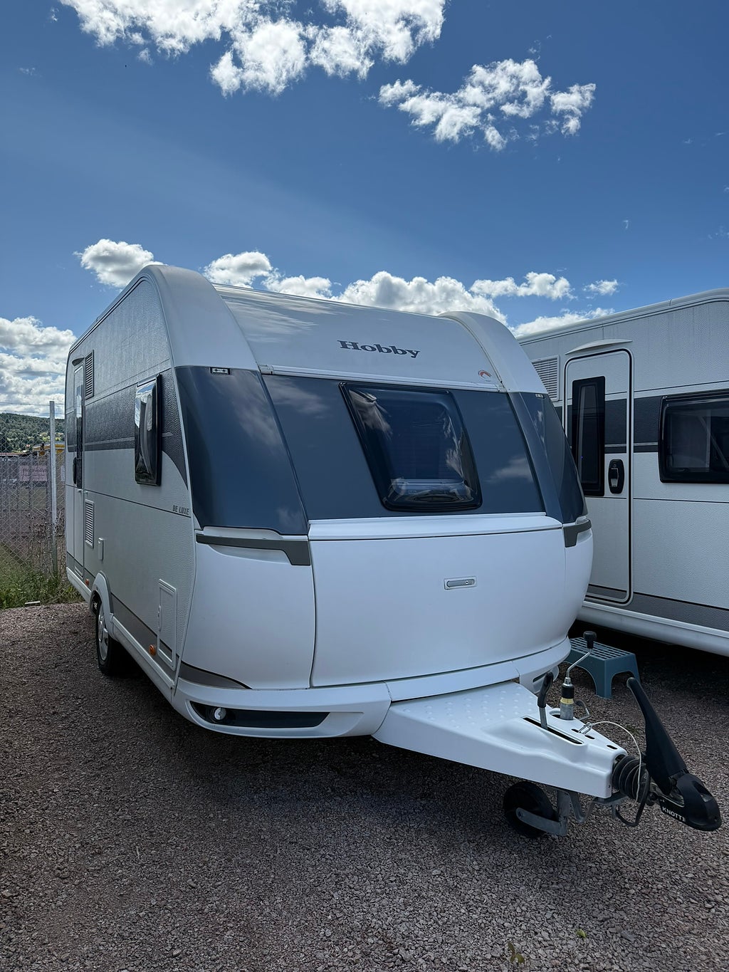 Hobby DE Luxe 400 SFE