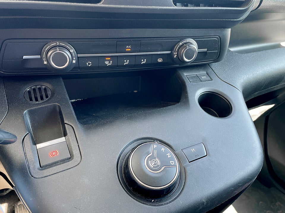 Bild på Opel Combo Cargo XL Business 1.5 130hk Aut L2 WEBASTO B-KAMERA