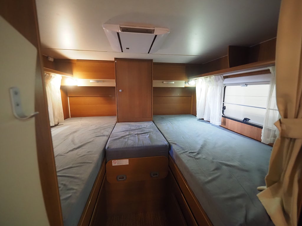 Carado T 448 Långbädd Markis AC 3850kg 2012