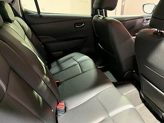 Halvkombi Nissan Leaf 16 av 27