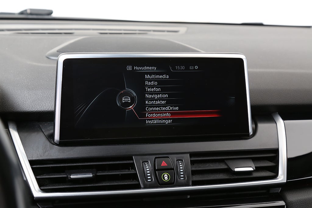 BMW 225xe Active Tourer Sport line 224hk Aut AWD HuD Navi Pano 2017