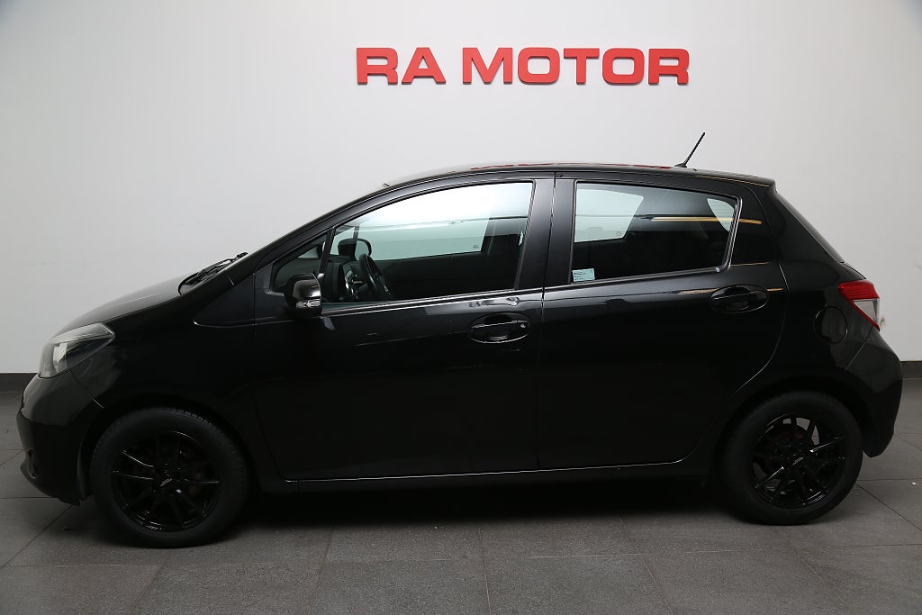 Toyota Yaris 1,33 Dual VVT-i Active 5-dörrar Kamera Motorvärmare 2013