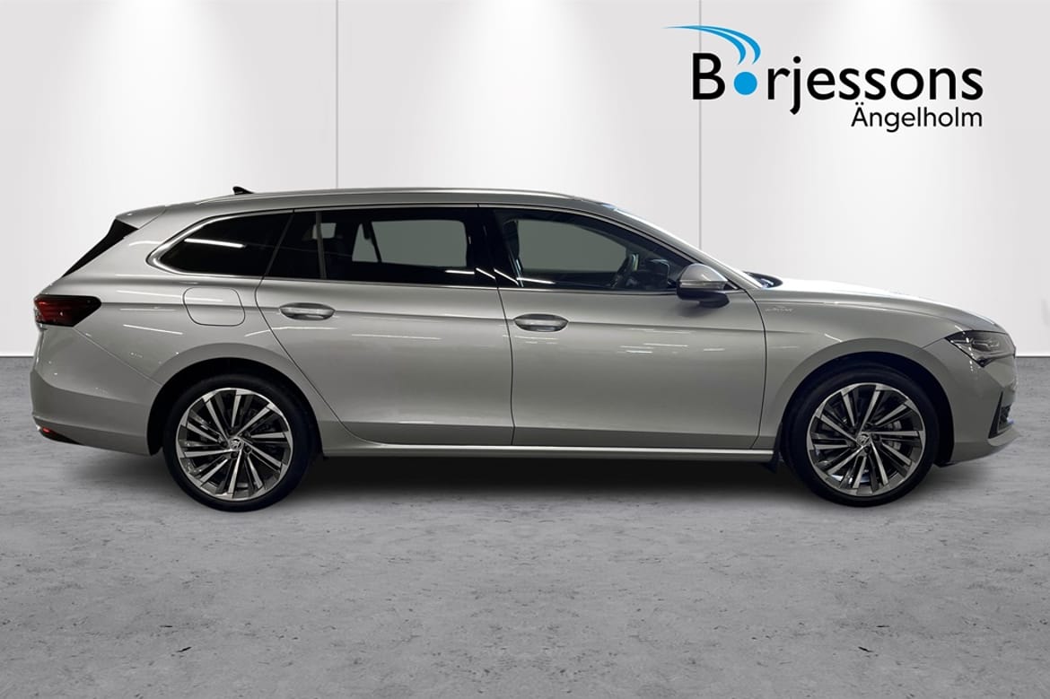 Skoda Superb iV Kombi 2024, kuva 2/42