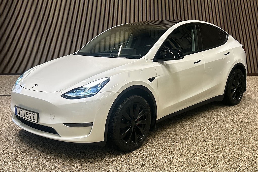 Tesla Model Y Long Range AWD 541hk Pano Läder