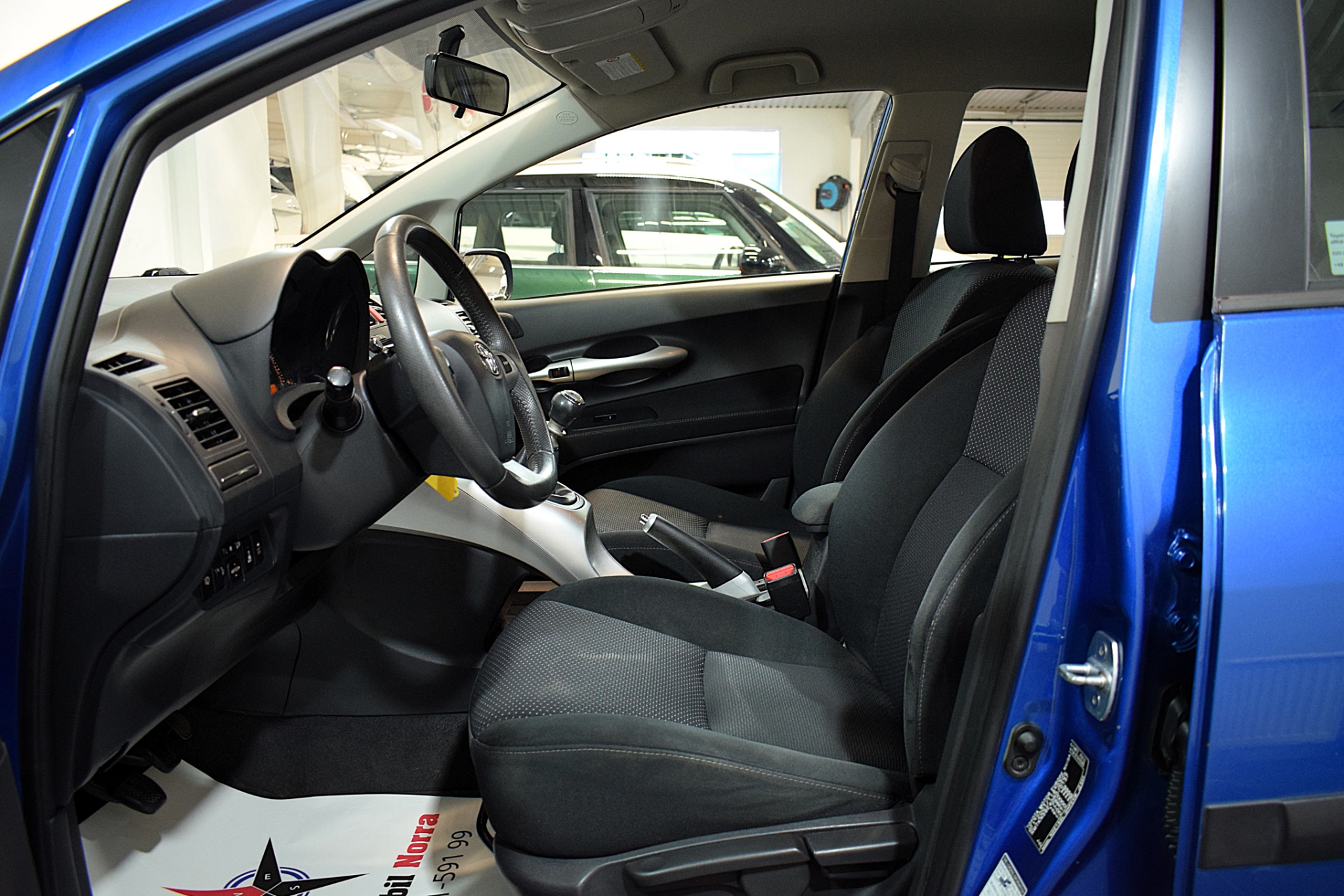 Toyota Auris 2012, bild 7/10