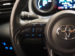 Halvkombi Toyota Yaris 19 av 23