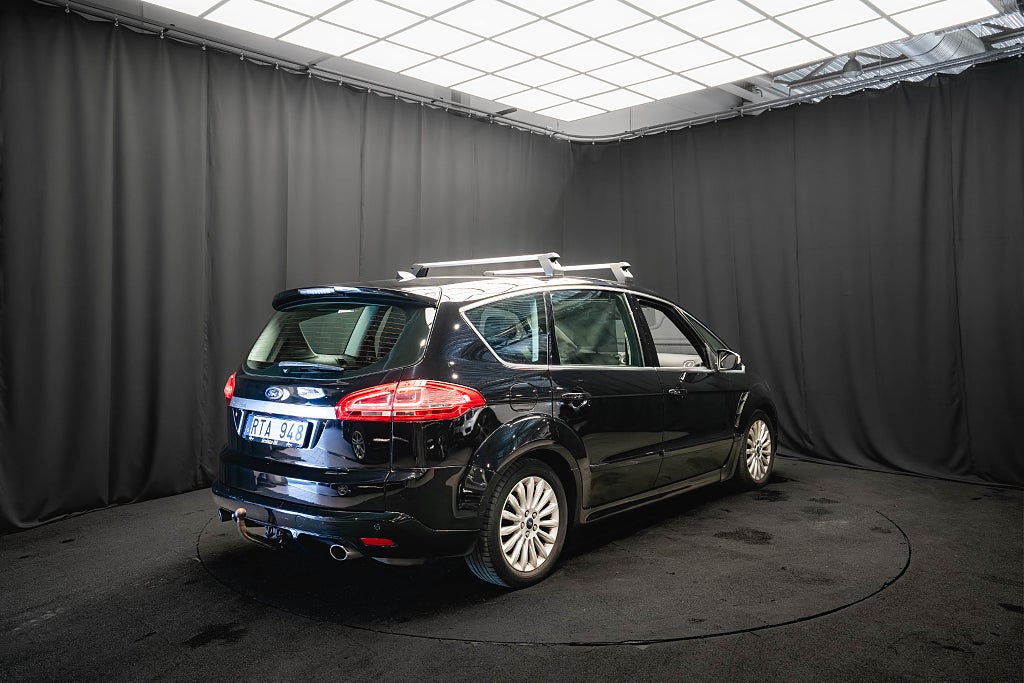 Ford S-Max 2.0 TDCi Business 7sits PANO LÄDER D-VÄRM DRAG 200hk