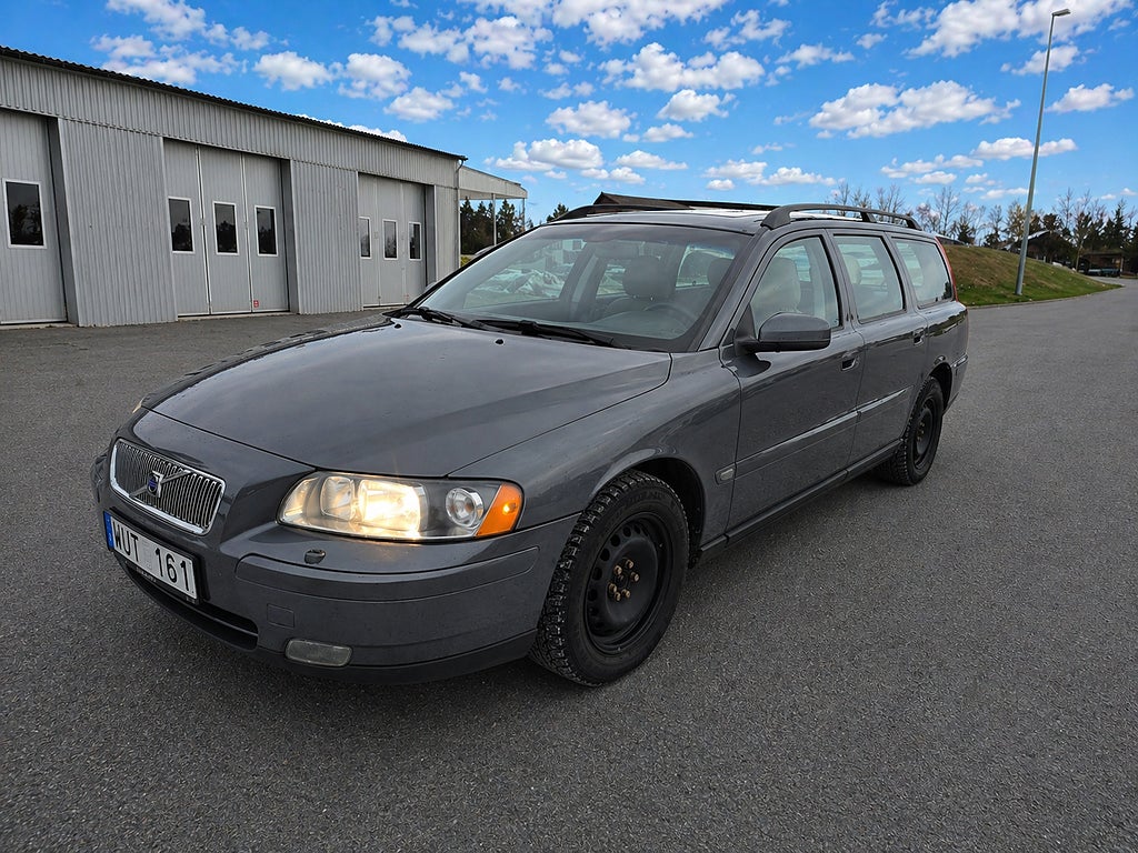Volvo V70 2.4 Kinetic / 1 ägare/ Fullservad /Mkt välvårdad