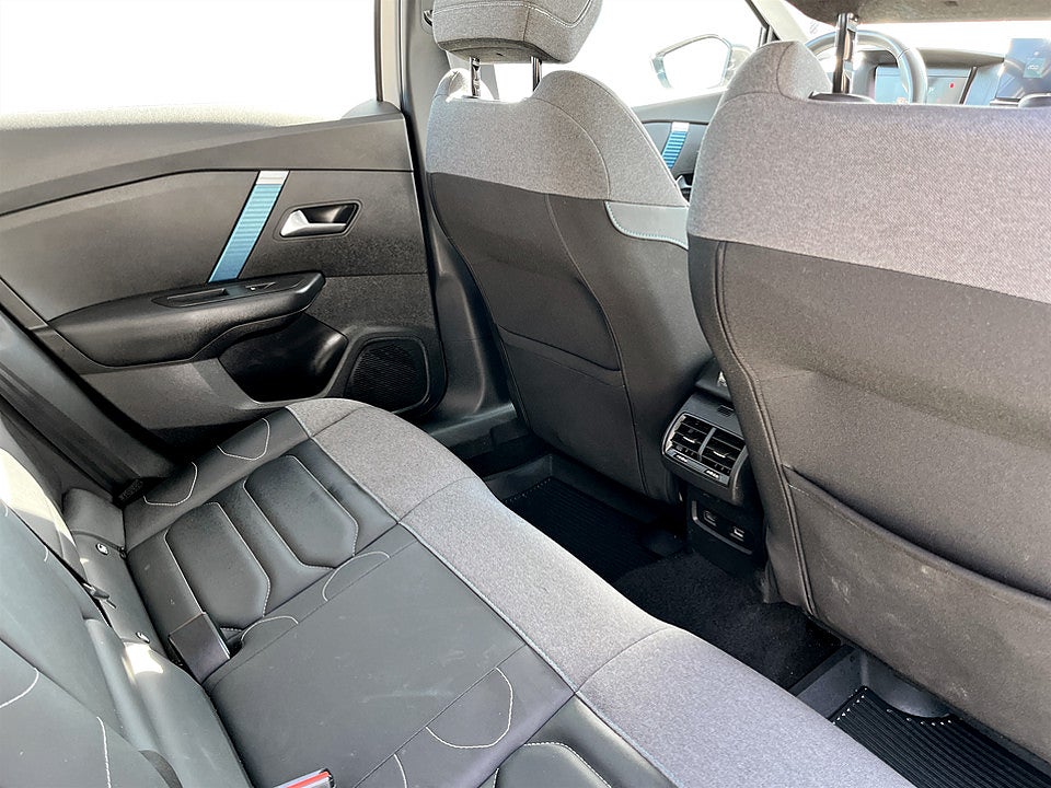 Bild på Citroën e-C4 Shine 50kWh 136hk Aut B-KAMERA CARPLAY