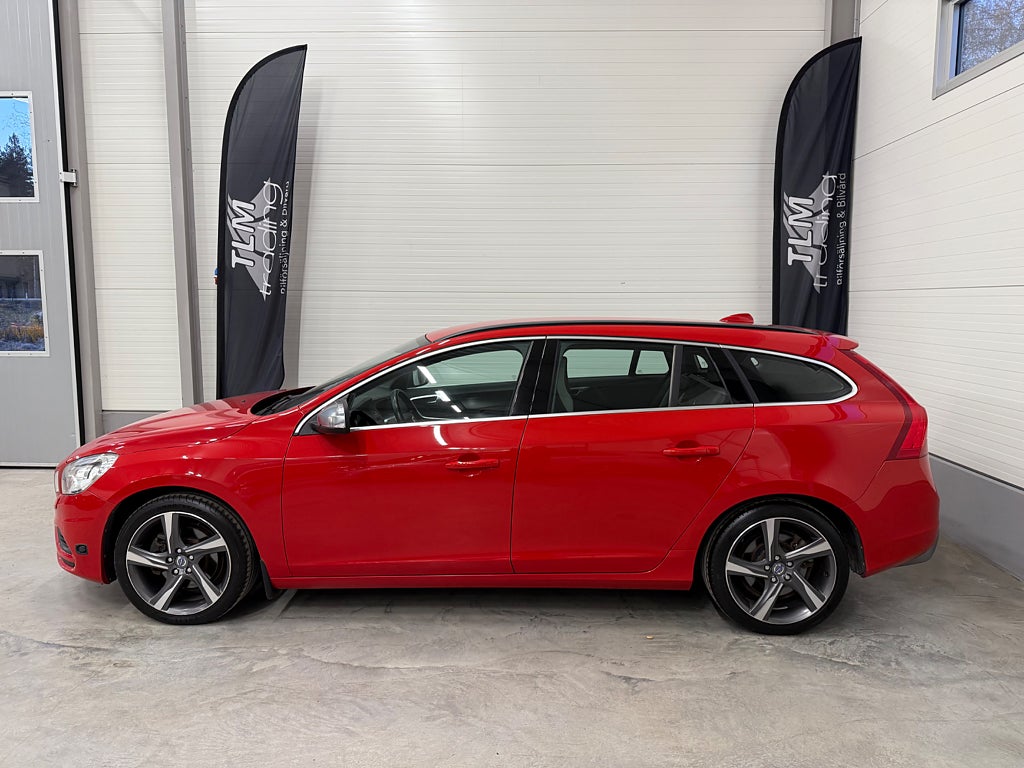 Volvo V60 T4F Powershift R-Design AUT DRAG 18TUM M-VÄRMARE