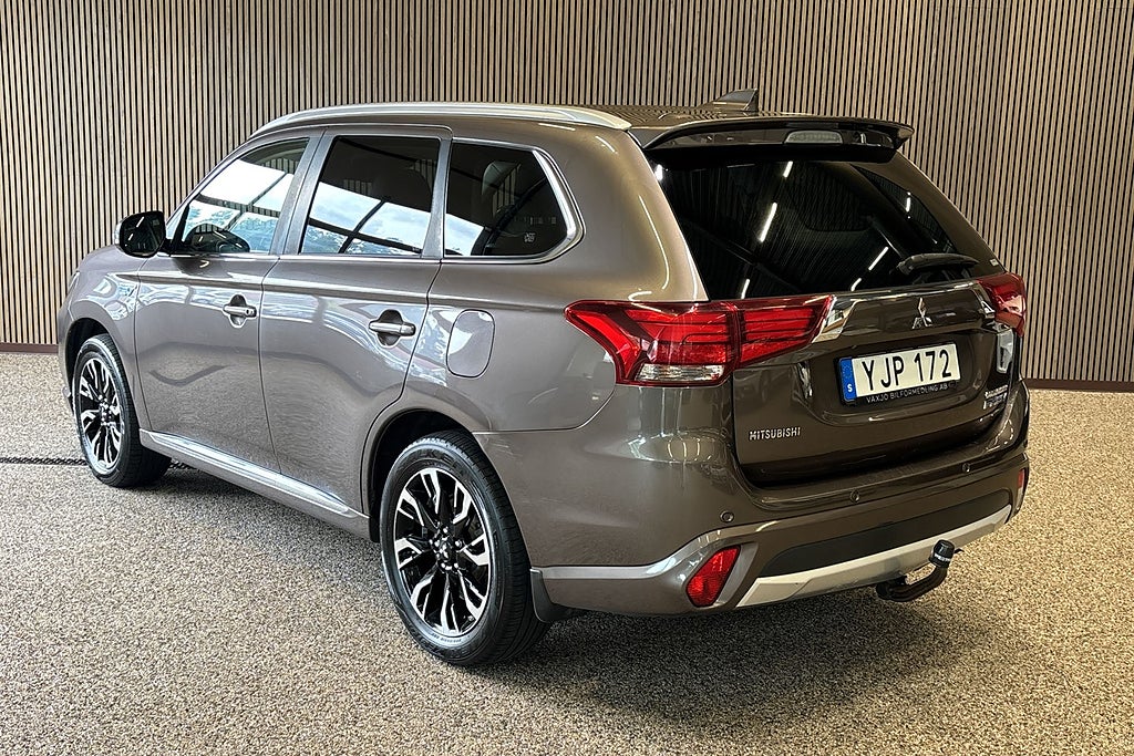 Mitsubishi Outlander PHEV CVT Business