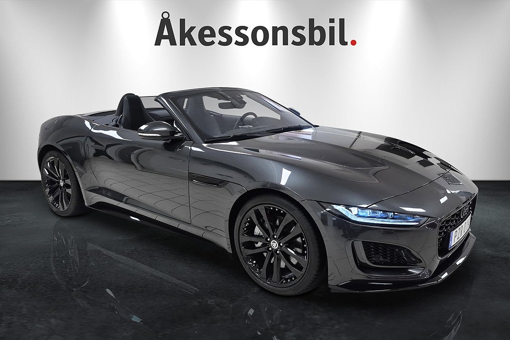 Jaguar F-Type Cab R-Dynamic Black 300hk OBS: 90mil /Nypris: 1,1milj.