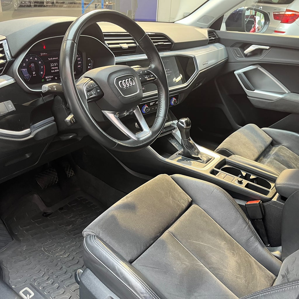 Audi Q3 40 TFSI Q Proline Advanced Cockpit Carplay Värmare Drag