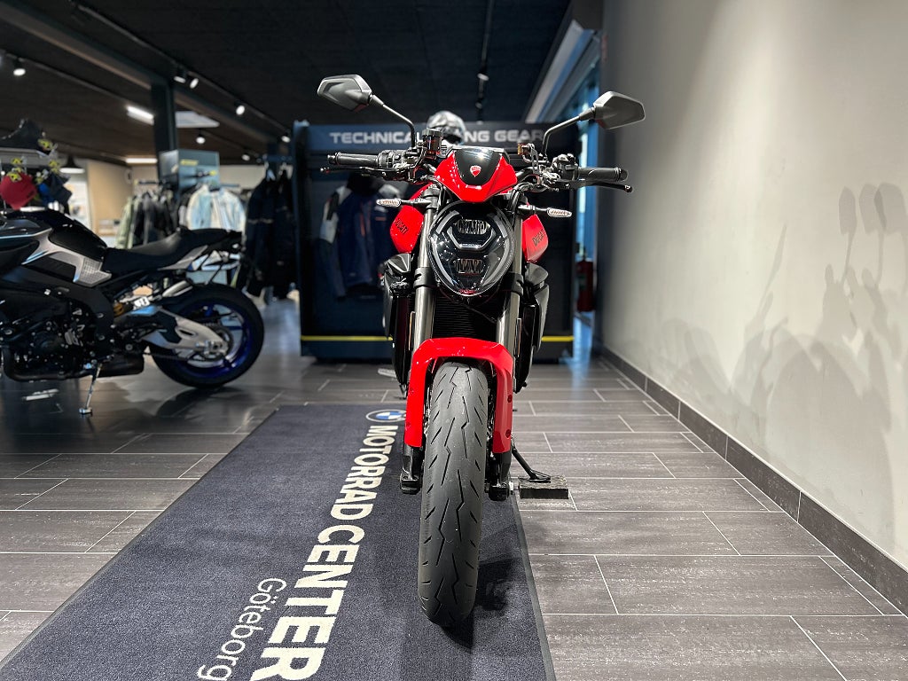 Ducati Monster V2 Plus DQS/ Termignoni slip-on / Endast 214 mil!