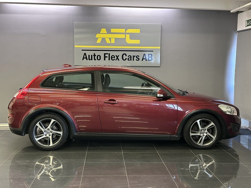 Volvo C30 1.6D DRIVe Momentum | KAMREMBYTT | FULLSERVAD |