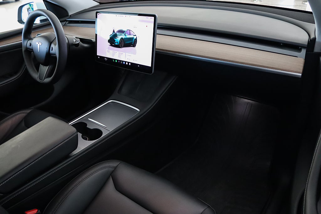 Tesla Model Y Performance 534hk Pano 1 Brukare Moms