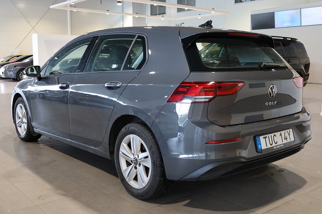 Volkswagen Golf 1,0 TSI 110hk Base 5D P-sensor CarPlay 2023