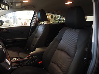 Halvkombi Mazda 3 13 av 20