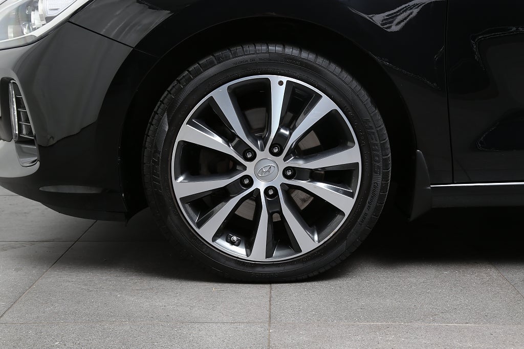 Hyundai i30 1,6  CRDi 136hk Premium Aut Kamera Navi Keyless 2018
