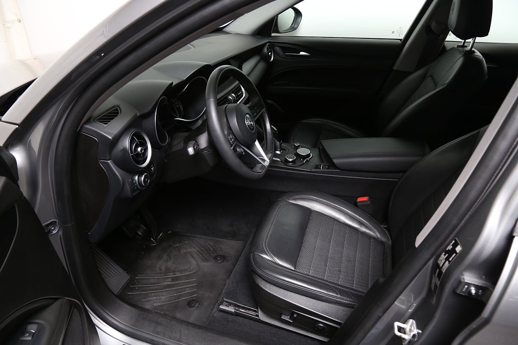 Alfa Romeo Stelvio 2,0 Turbo 16V Q4 200hk AWD Aut 2018