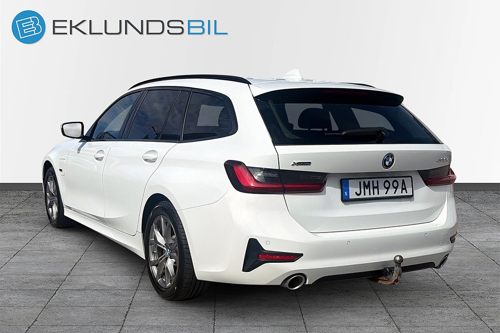 BMW 330e 2022