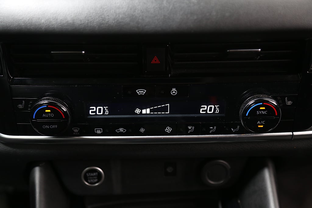 Nissan Qashqai 1,3 DIG-T 158hk N-Connecta Navi Head up 360°-kamera 2023