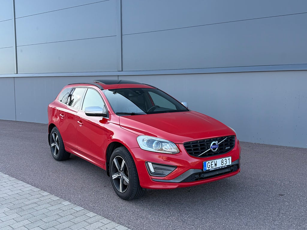 Volvo XC60 D5 AWD  R-DESIGN Black R  PANORAMA/KAMERA /SKINN