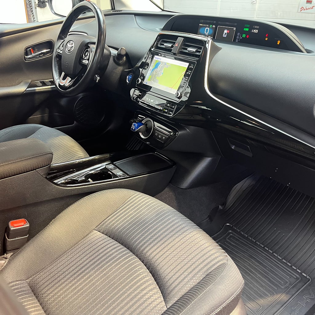 Toyota Prius Plug-in Hybrid 1.8 Plug-in CVT Backkamera Solar Pack