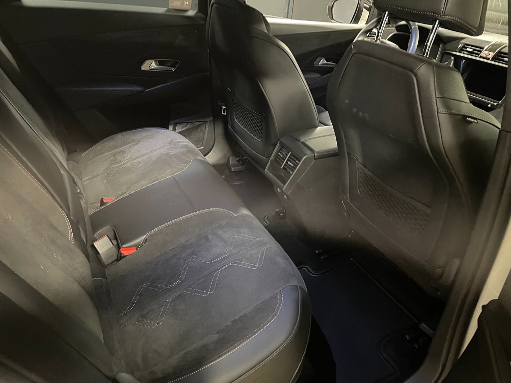 Bild på DS 7 Crossback E-Tense Performance 300hk 4x4 - ELBAKLUCKA