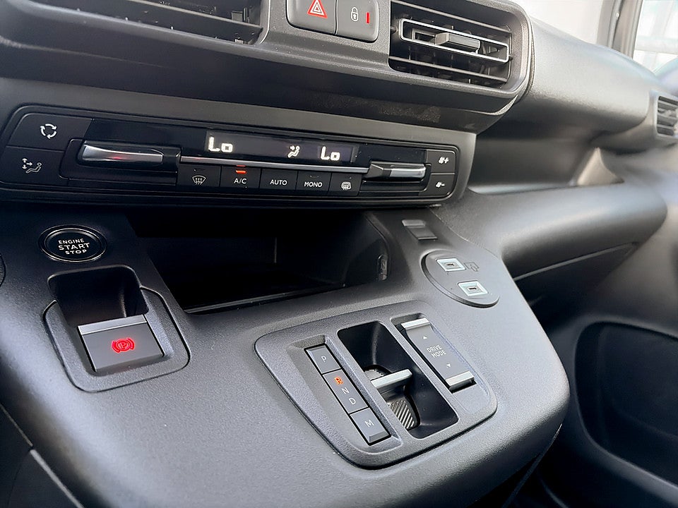 Bild på Peugeot Partner Plus 130hk Aut L2 - EDITION! SERVICE & V-HJUL INGÅR!
