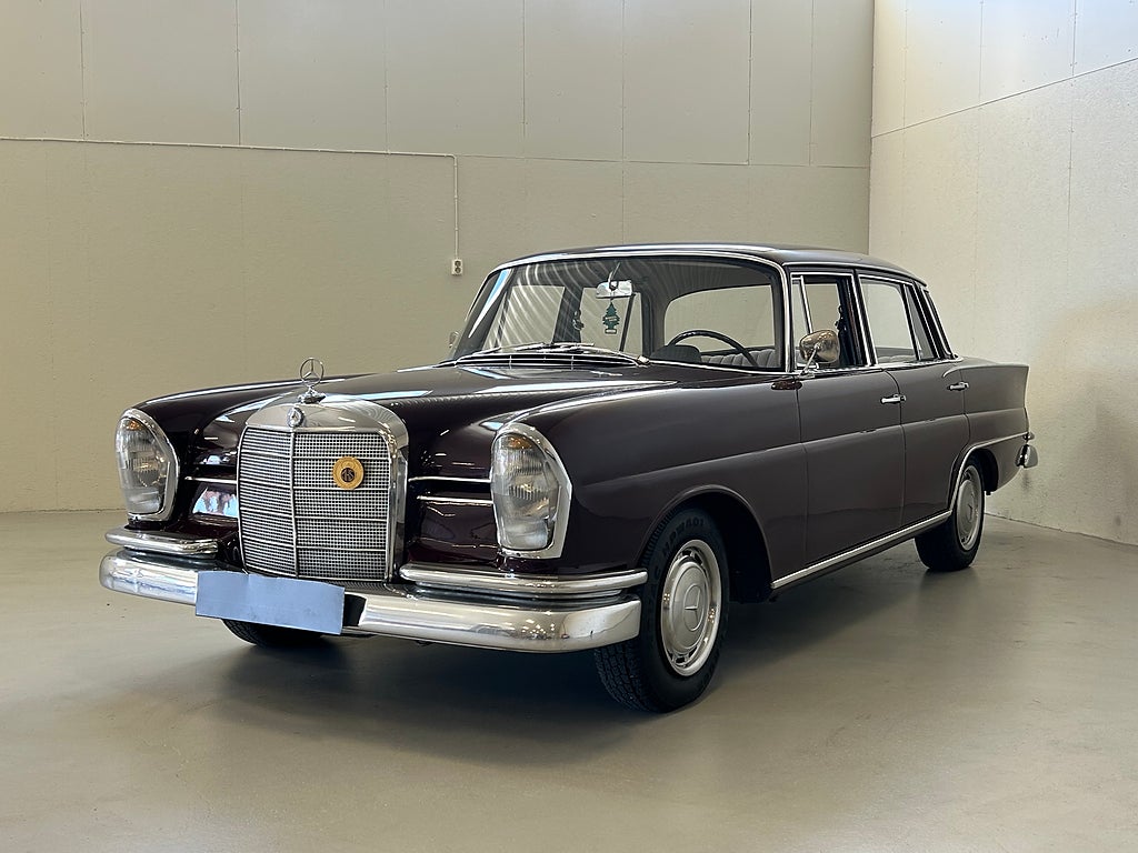 Mercedes-Benz W111 220 Sb