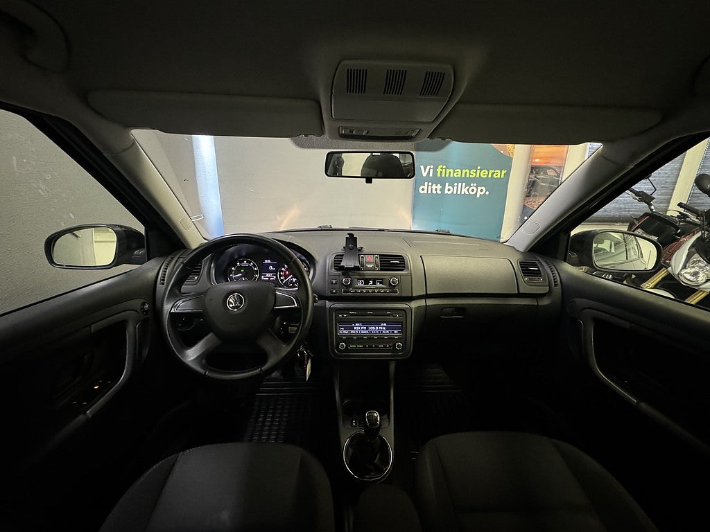 Skoda Fabia Kombi 1.2 TSI Elegance | Nybesiktad | P-sensor | Drag