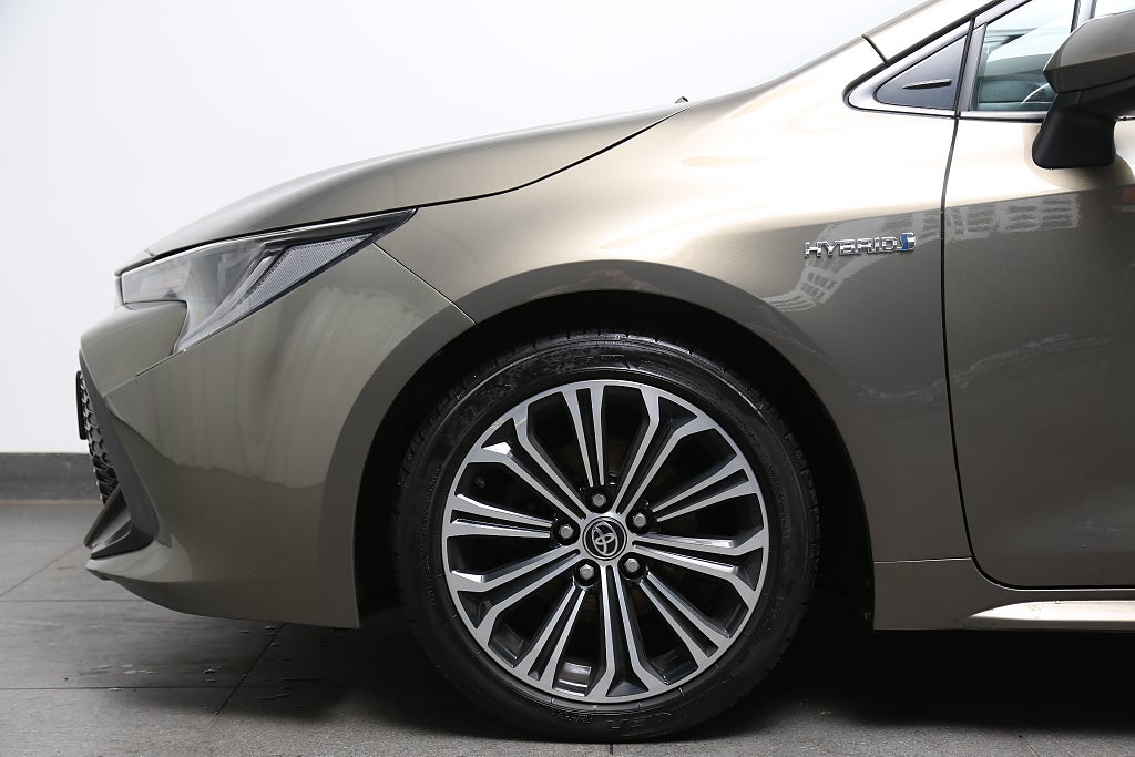 Toyota Corolla Touring Sports Hybrid e-CVT 122hk Style Motorvärmare 2020