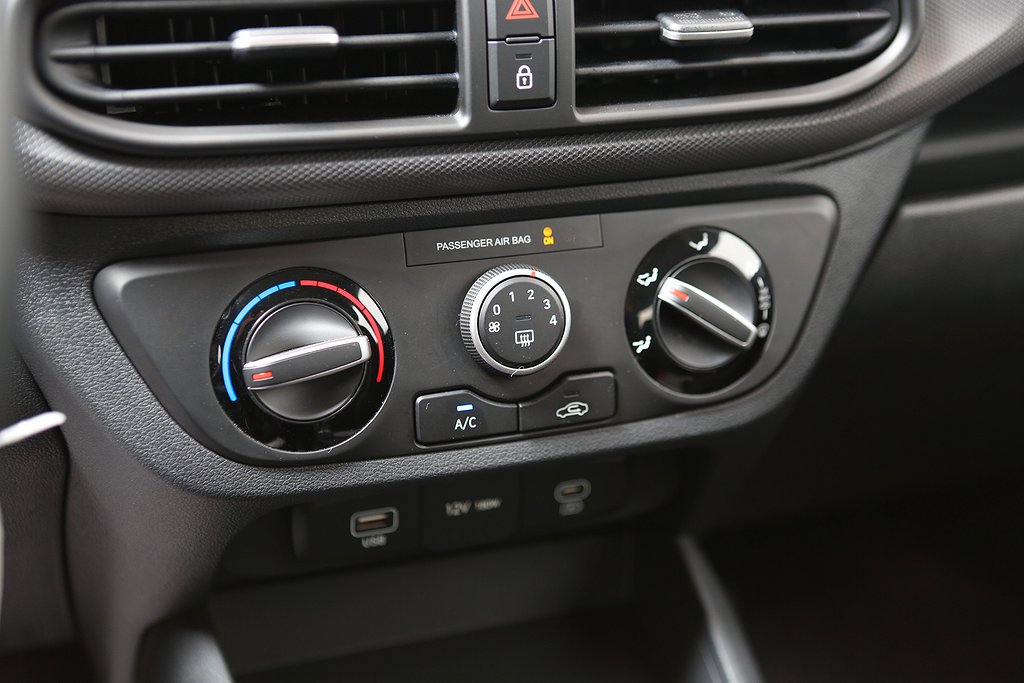 Hyundai i10 i10 1.0 AMT Essential | Backkamera | Rattvärme 2025