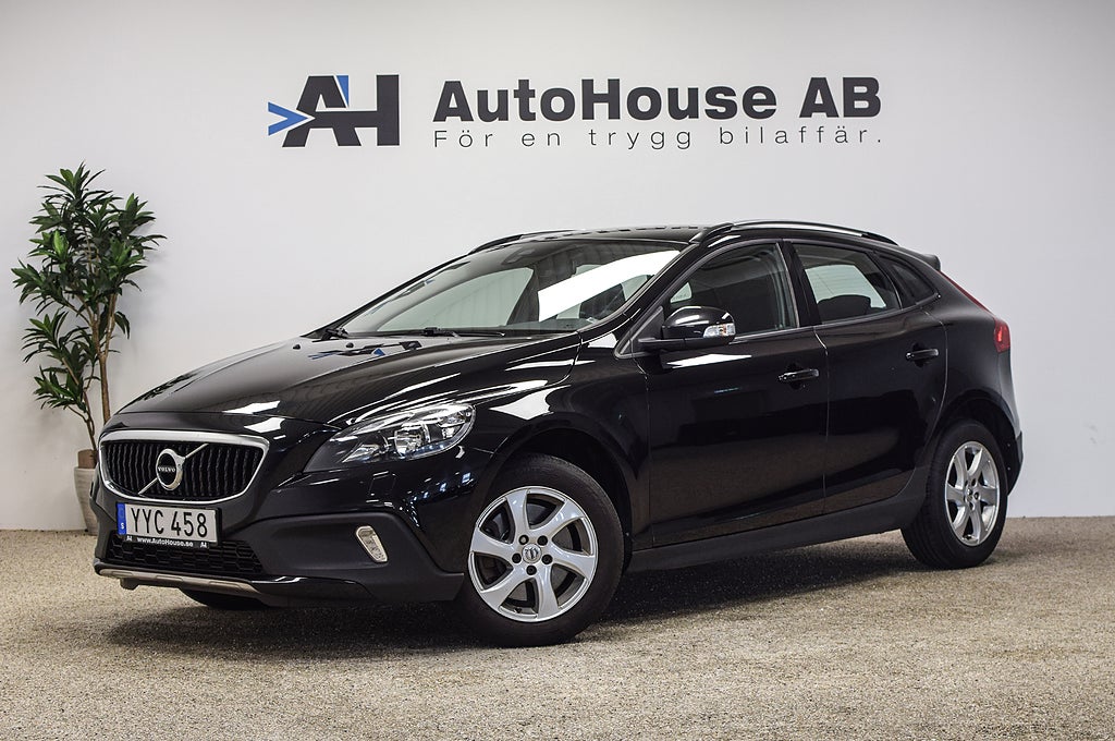 Volvo V40 Cross Country T3 152HK Kinetic Bränslevärmare Drag Garanti