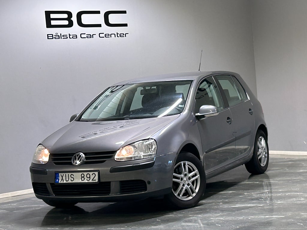 Volkswagen Golf 1.6 Trendline SoV-hjul Ny besiktigad