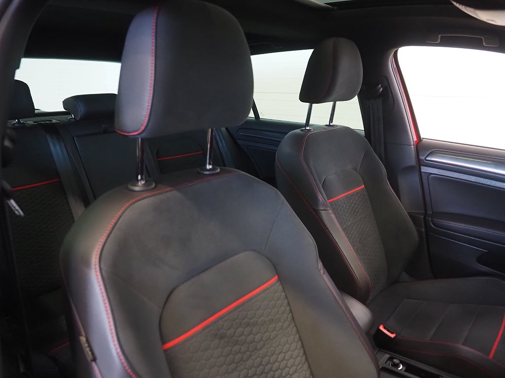 Volkswagen Golf GTI Performance 2.0 TSI 245hk Taklucka Dynaudio Cockpit 2018
