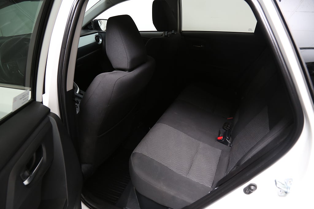 Toyota Auris Touring Sports Hybrid e-CVT Edition 50 Motorvärmare 2014