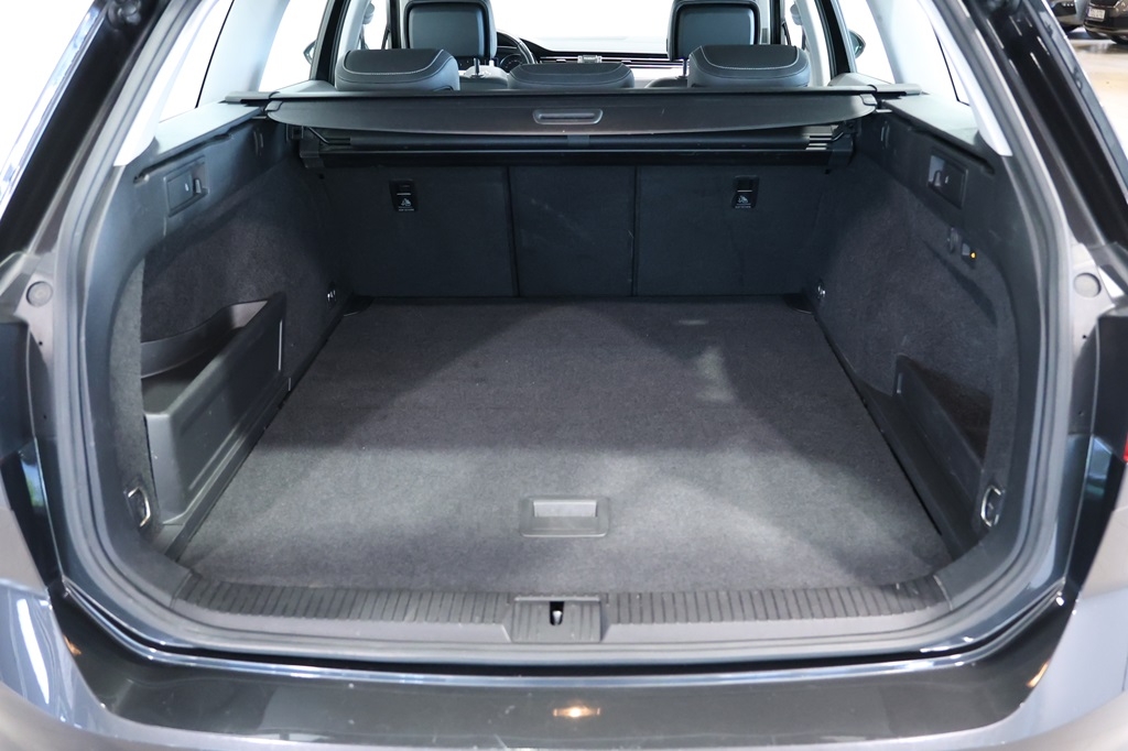 Volkswagen Passat 2021, bild 7/10