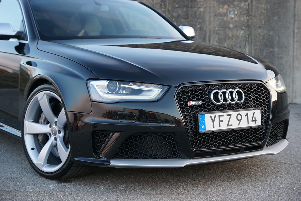 Audi RS4 Avant 4.2 FSI V8 Quattro|Keramiska|Kolfiber|Skalstolar|