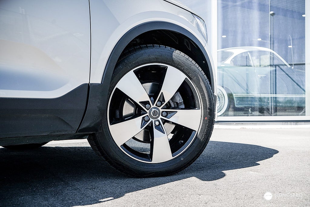 Volvo XC40 D4 AWD Inscription / Drag / Värmare / Pano / Skinn