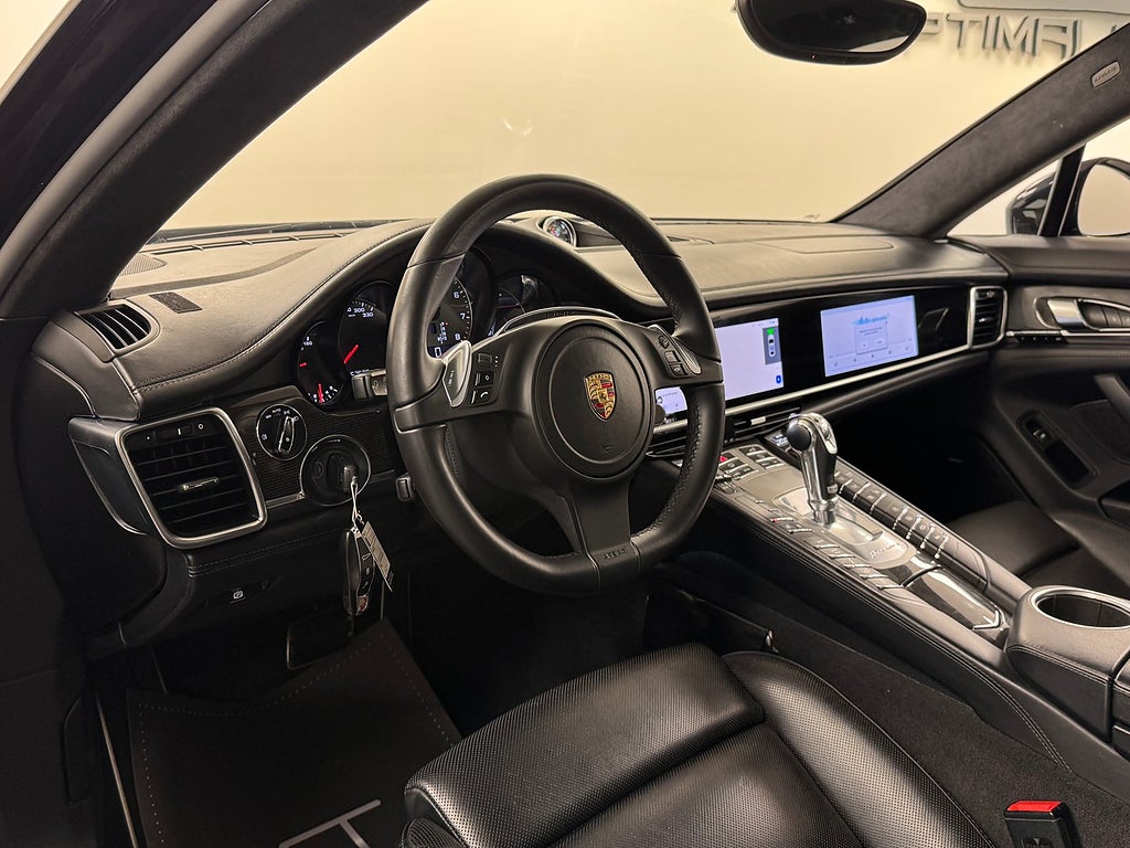 Porsche Panamera 4.8 V8 GTS PDK 4WD Lågmil 1-Ägare 440HK BOSE bild 6