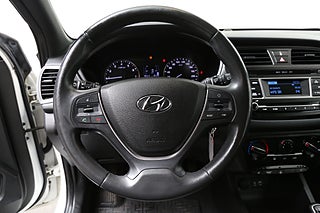 Halvkombi Hyundai i20 16 av 24