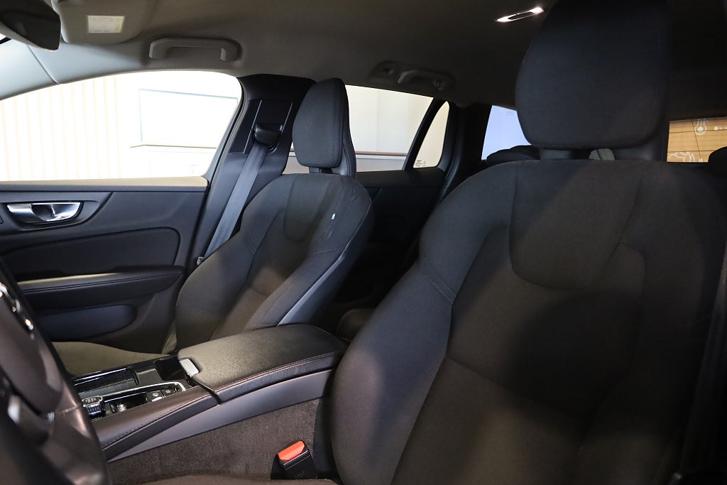 Volvo V60 Recharge T6 AWD AUT Inscription Drag VOC Keyless 2021