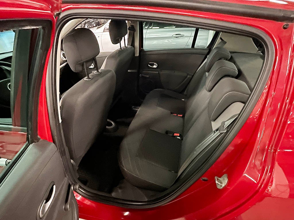 Renault Clio HalvKombi 1,2 75Hk