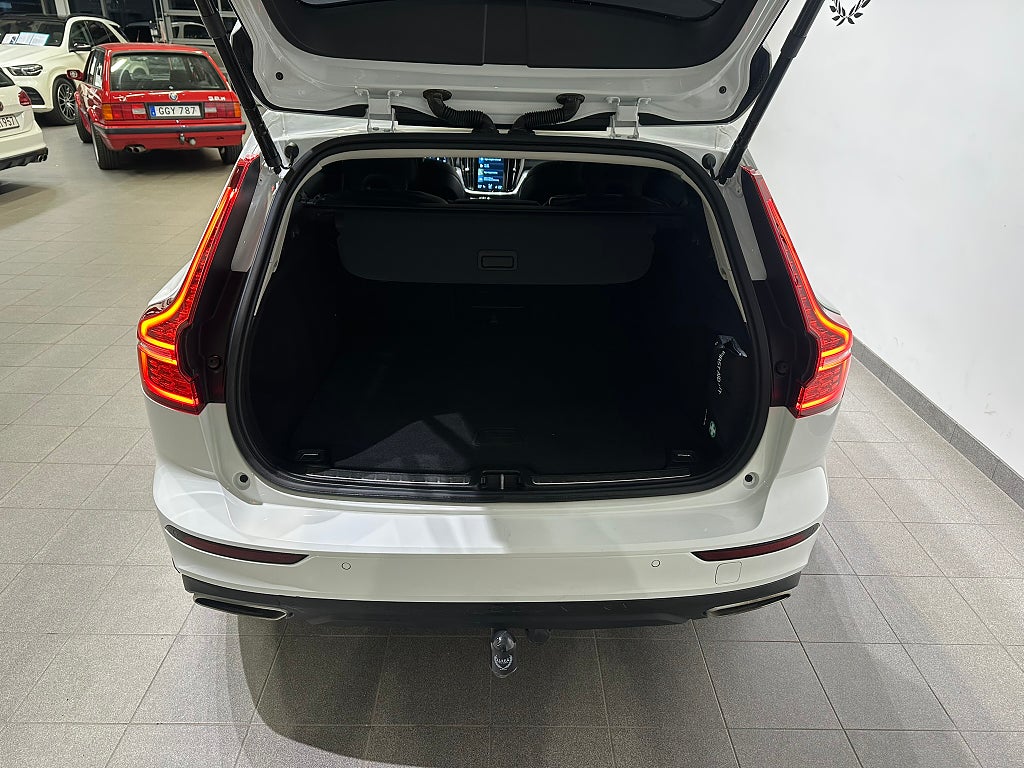 Volvo V60 Cross Country 2020 - miniatyr 9