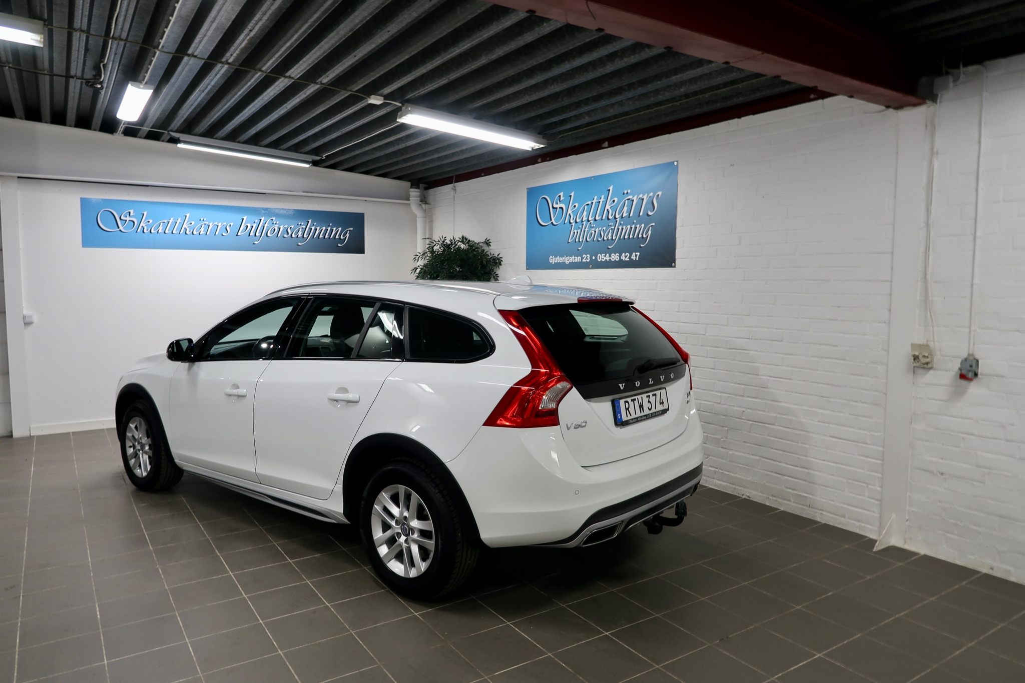 Volvo V60 Cross Country 2016, bild 2/37