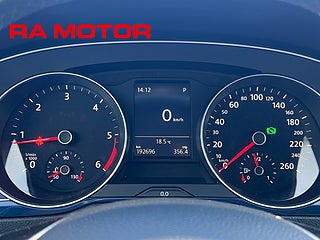 Kombi Volkswagen Passat 24 av 27