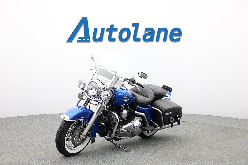 Harley-Davidson Road king Clasic * Vance & Hines sidoväskor motorbåge