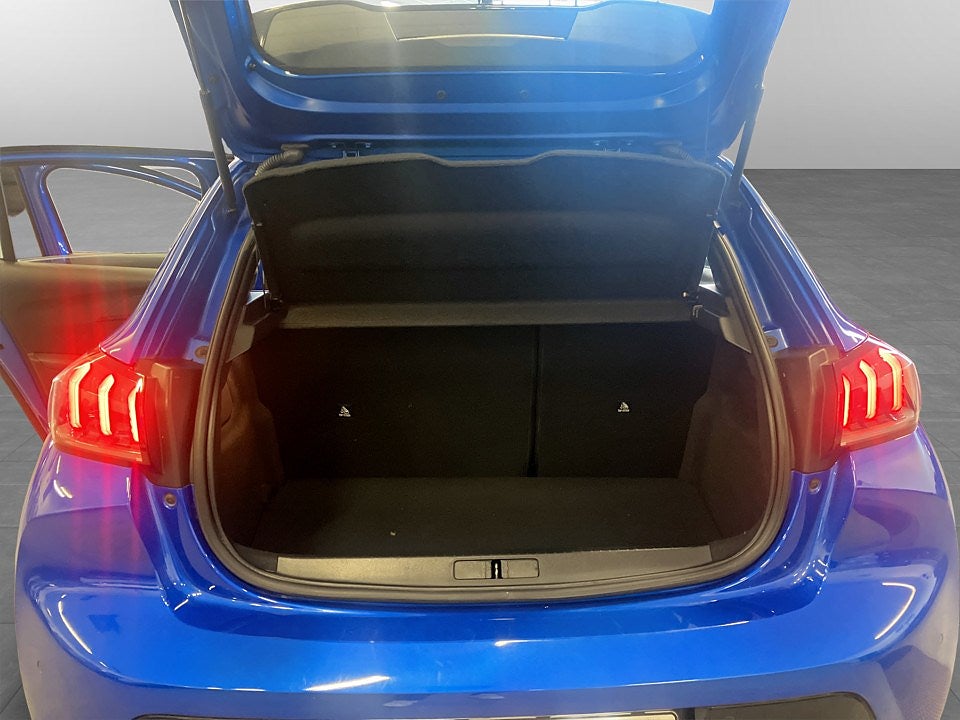 Bild på Peugeot 208 Allure 1.2 PT 130hk Aut - PANO, B-AMERA, CARPLAY